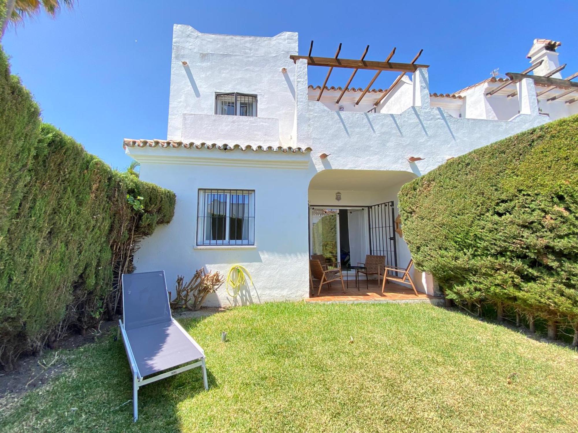 Townhouse W/Sea View & Garden Villa Estepona Buitenkant foto